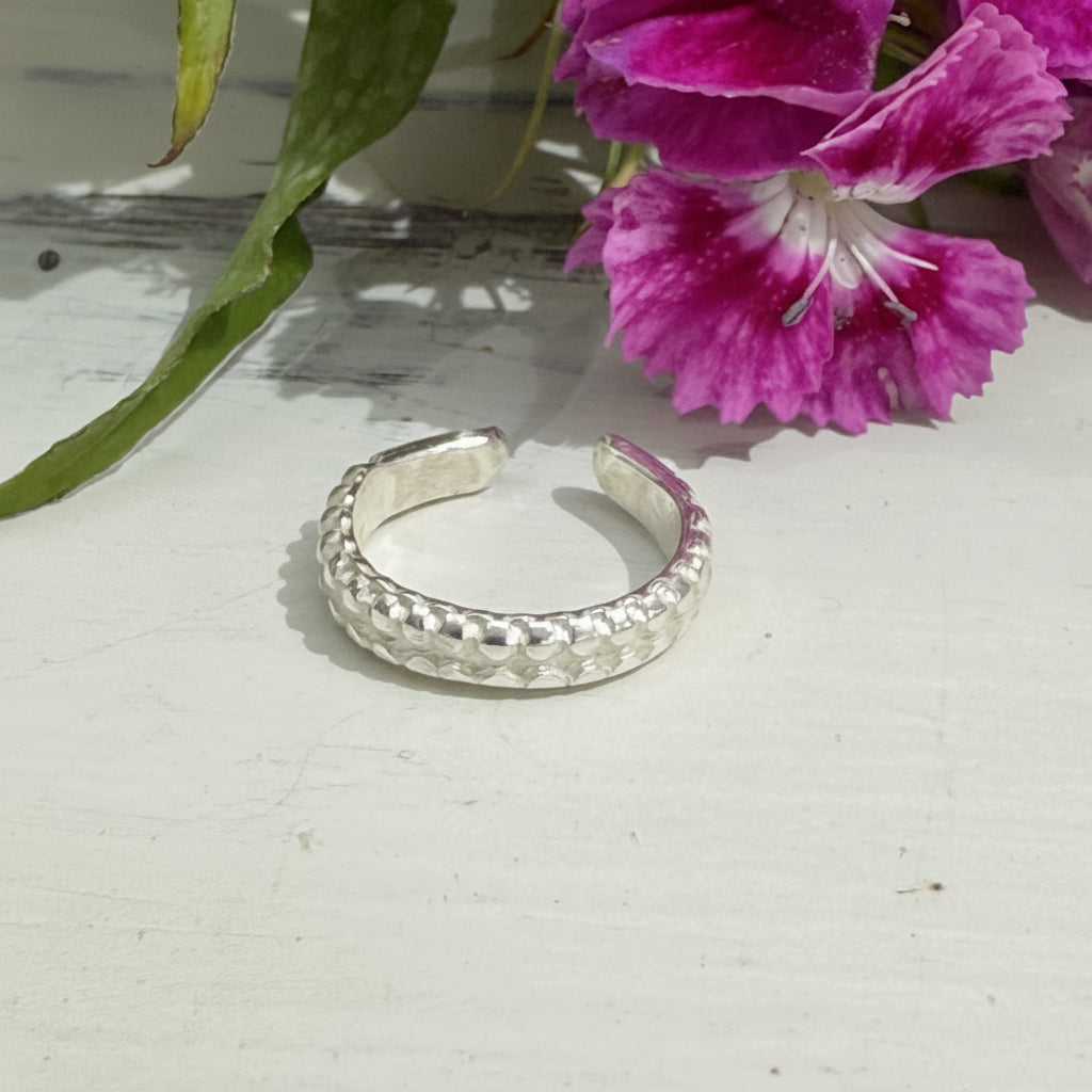 The Mira Minimalist cuff