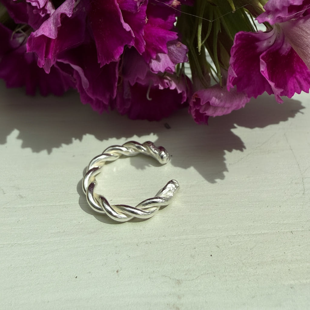 The Mira Minimalist cuff